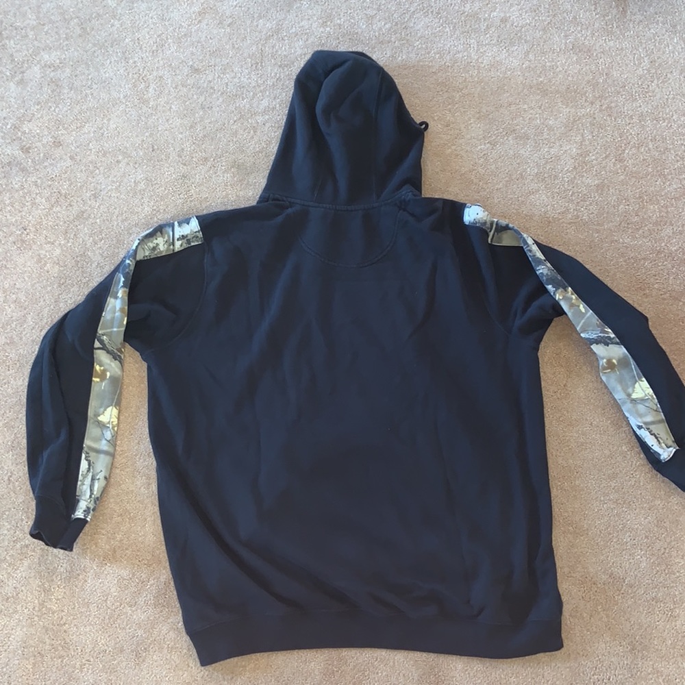 Legendary Whitetails Sweatshirt - Picture 2 of 2